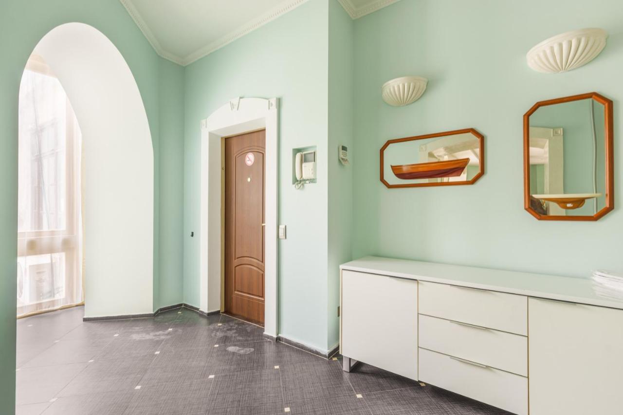 Deribasivska Cozy 4-Room Apartment 오데사 외부 사진