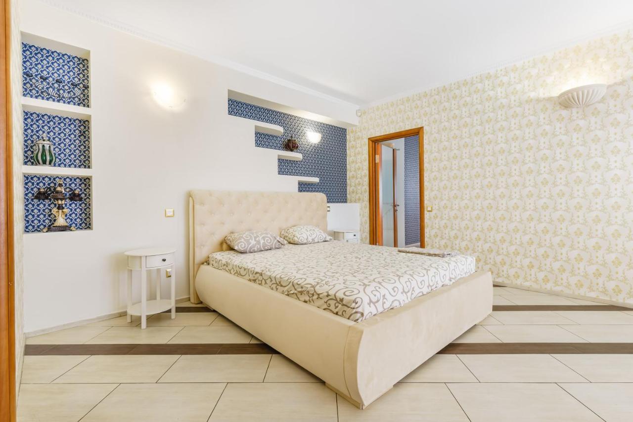 Deribasivska Cozy 4-Room Apartment 오데사 외부 사진